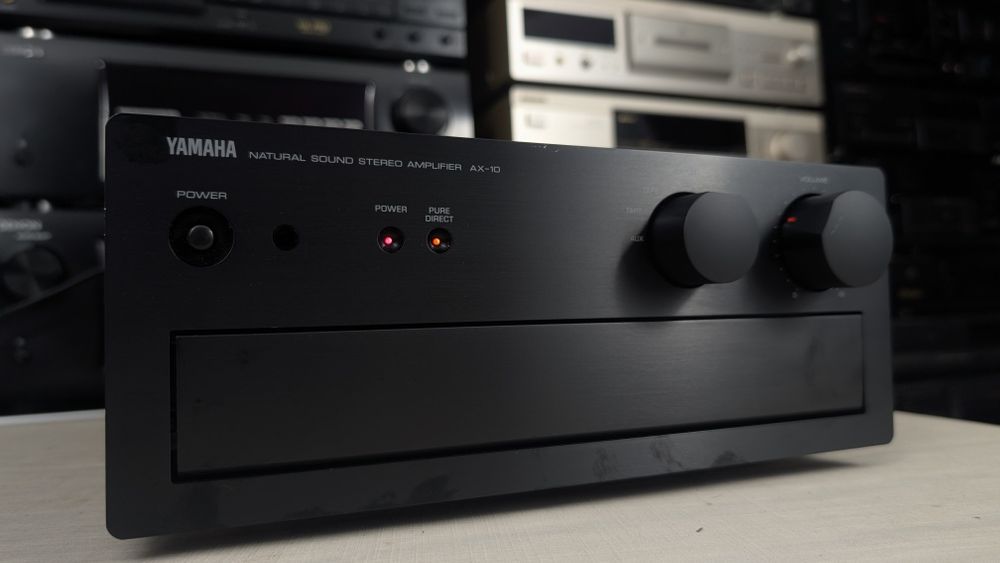 Yamaha AX-10 Flagowy model wzmacniacza stereo serii midi