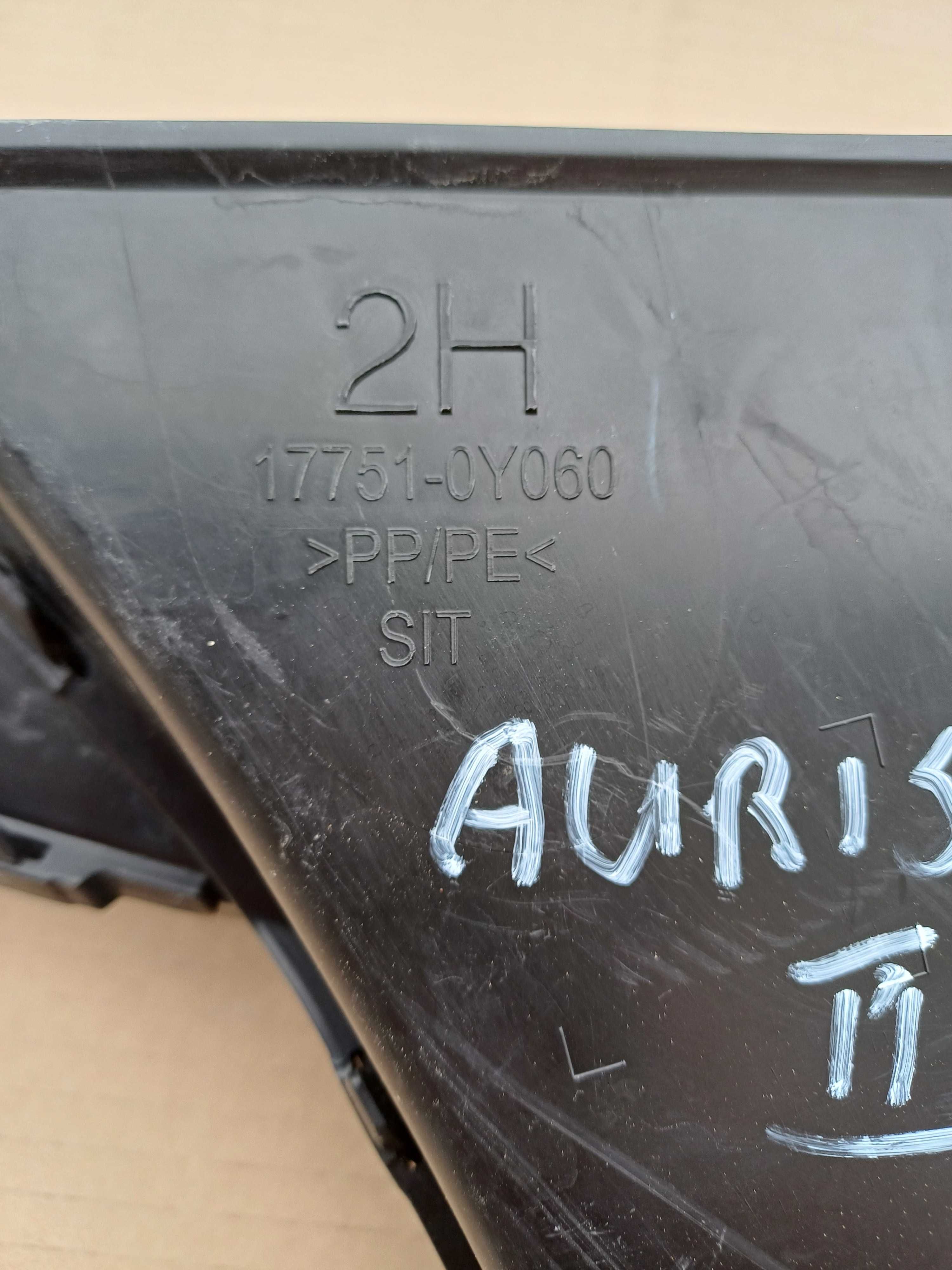 rura ssąca dolot toyota auris II 17.751-0y060