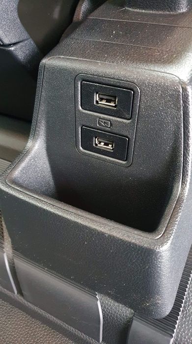 Wynajem Ford Custom automat wypożyczalnia busów busów bus 9 osobowy