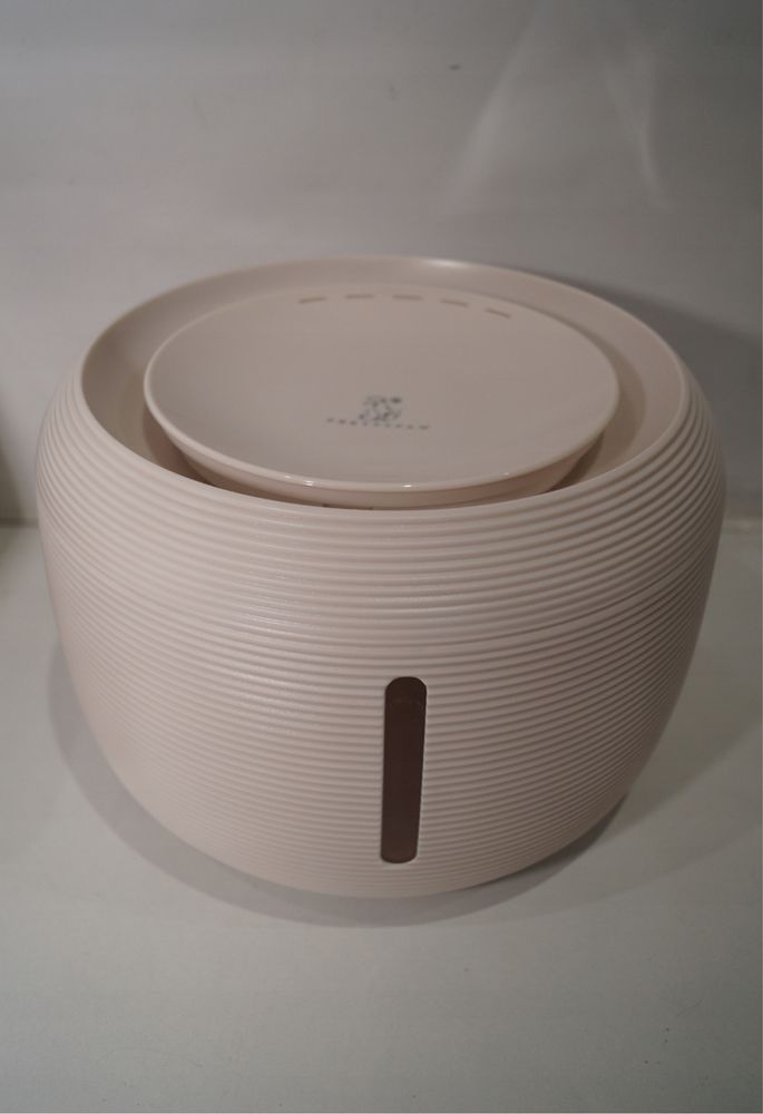 4701 Pretty Paw fontanna dla kotów cicha BPA FREE 2,5 l LED filtr