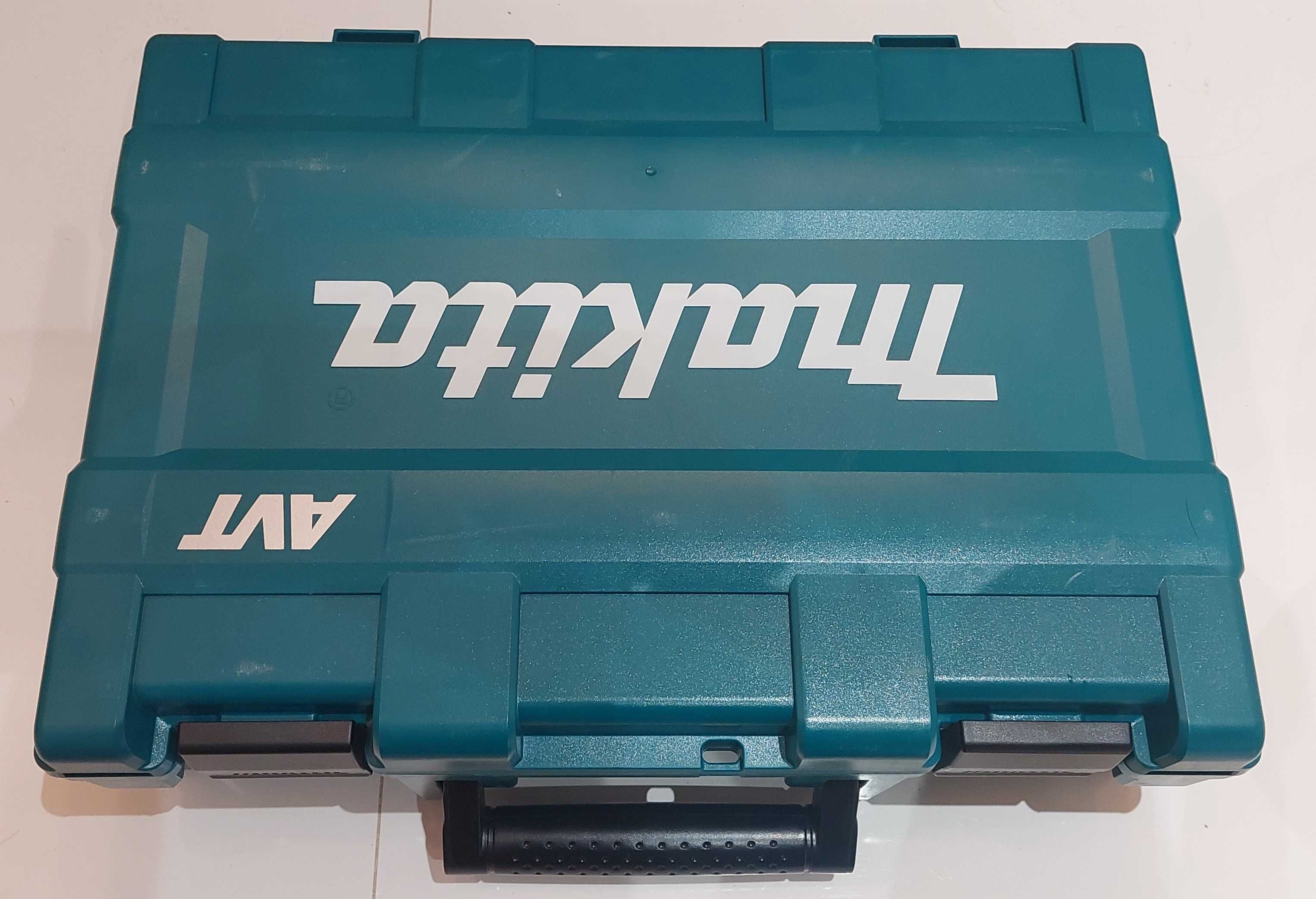 Makita młot udarowy kujący z dłutami klasy 5kg moc aż 8,1J wynajem