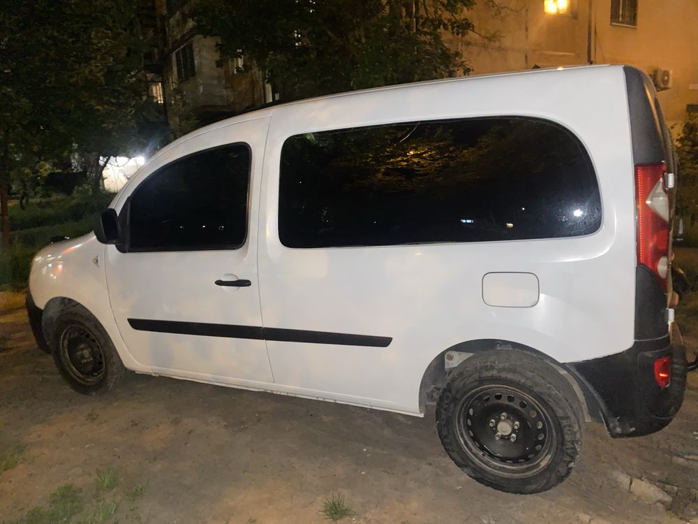 Renault kangoo 2010 год 1.5 дизель