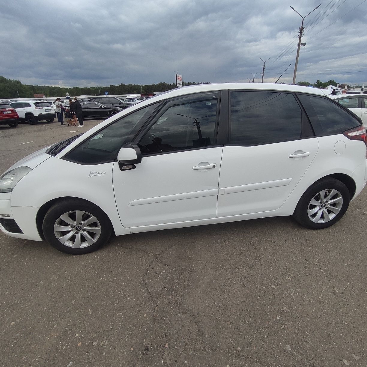 Citroen C4 Picasso 2011 бензин 1.6 турбо