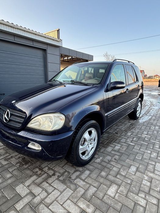 Mercedes-Benz M-Class 2004