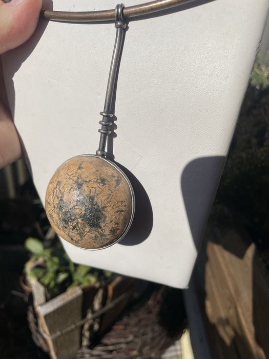 Artystyczny wisior z ceramiki