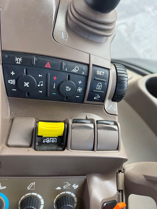 Продам трактор John Deere 7270R