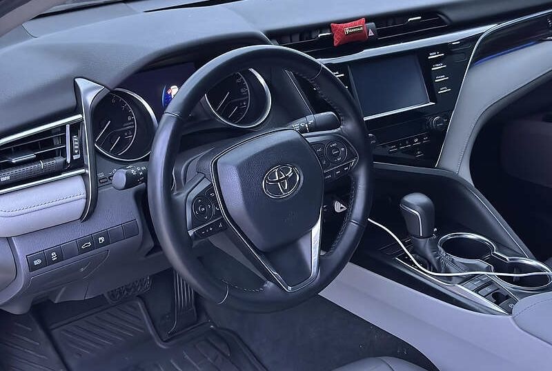 Toyota Camry 70 XLE