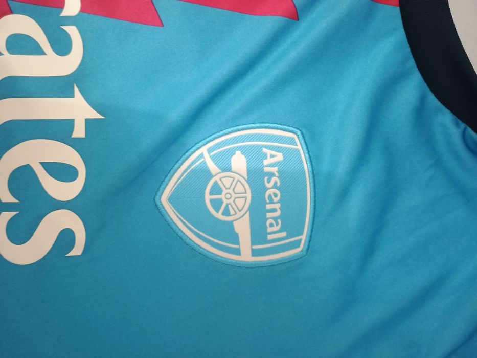 koszulka piłkarska arsenal treningowa 2022/23
