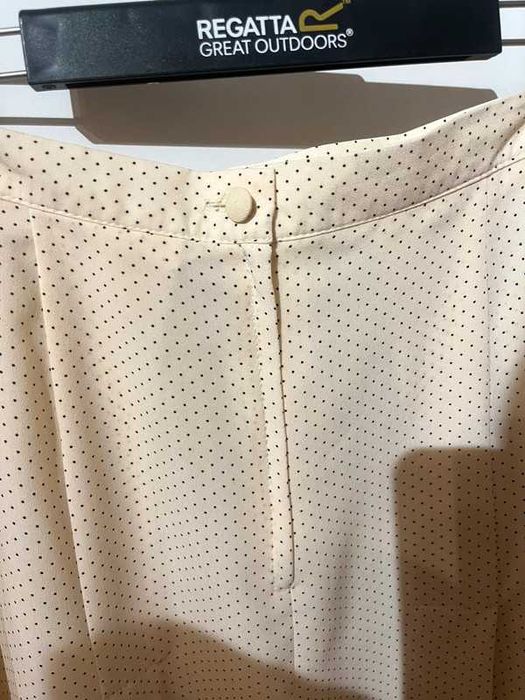 Elegancki damski komplet beżowy w kropki S