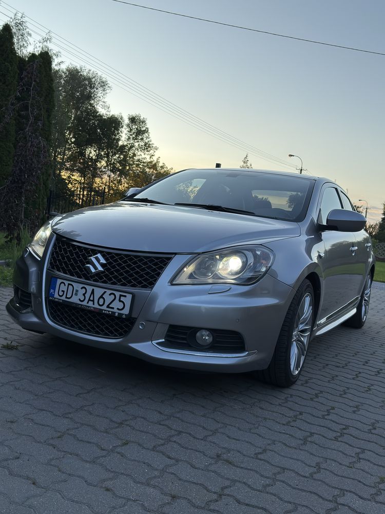 Suzuki Kizashi 4x4 automat CVT 2010r