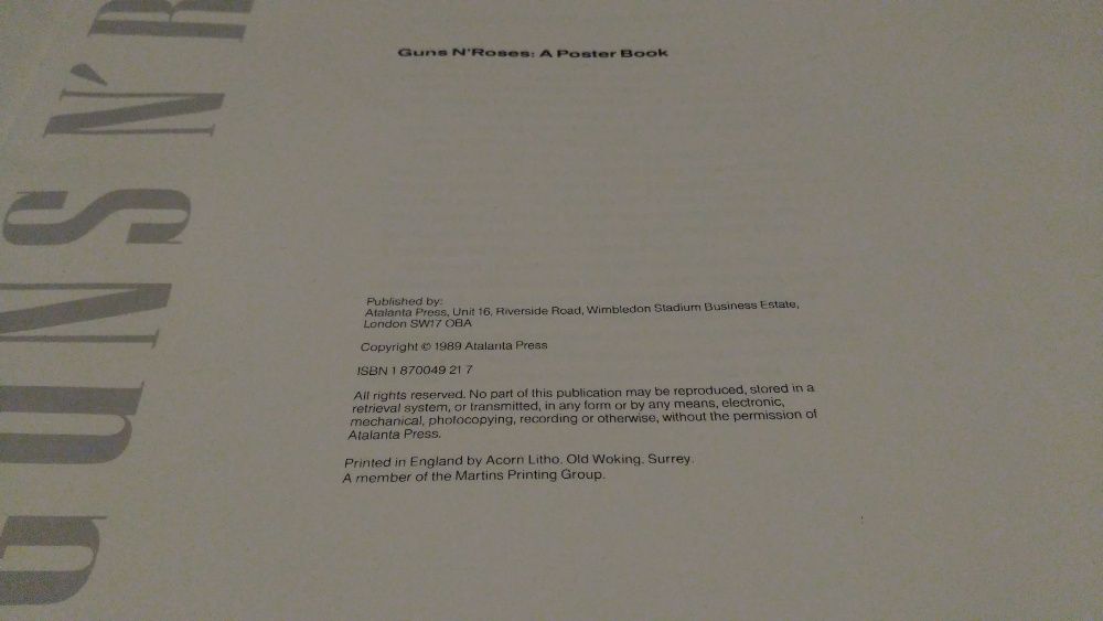 Livro de posteres dos Guns N Roses