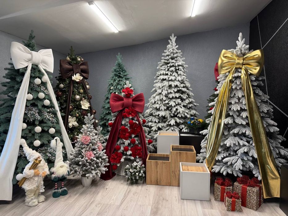 Штучні ялинки та сосни. Ялинка. Ель. Лита ялинка. Елка искусственная.