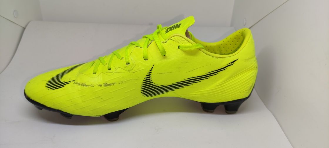 Używane korki pół profesjonalne Nike Mercurial Vapor 12 PRO FG roz. 45