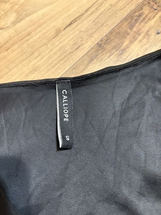 Платье нарядное, пышное, размер S, состояние идеальное.