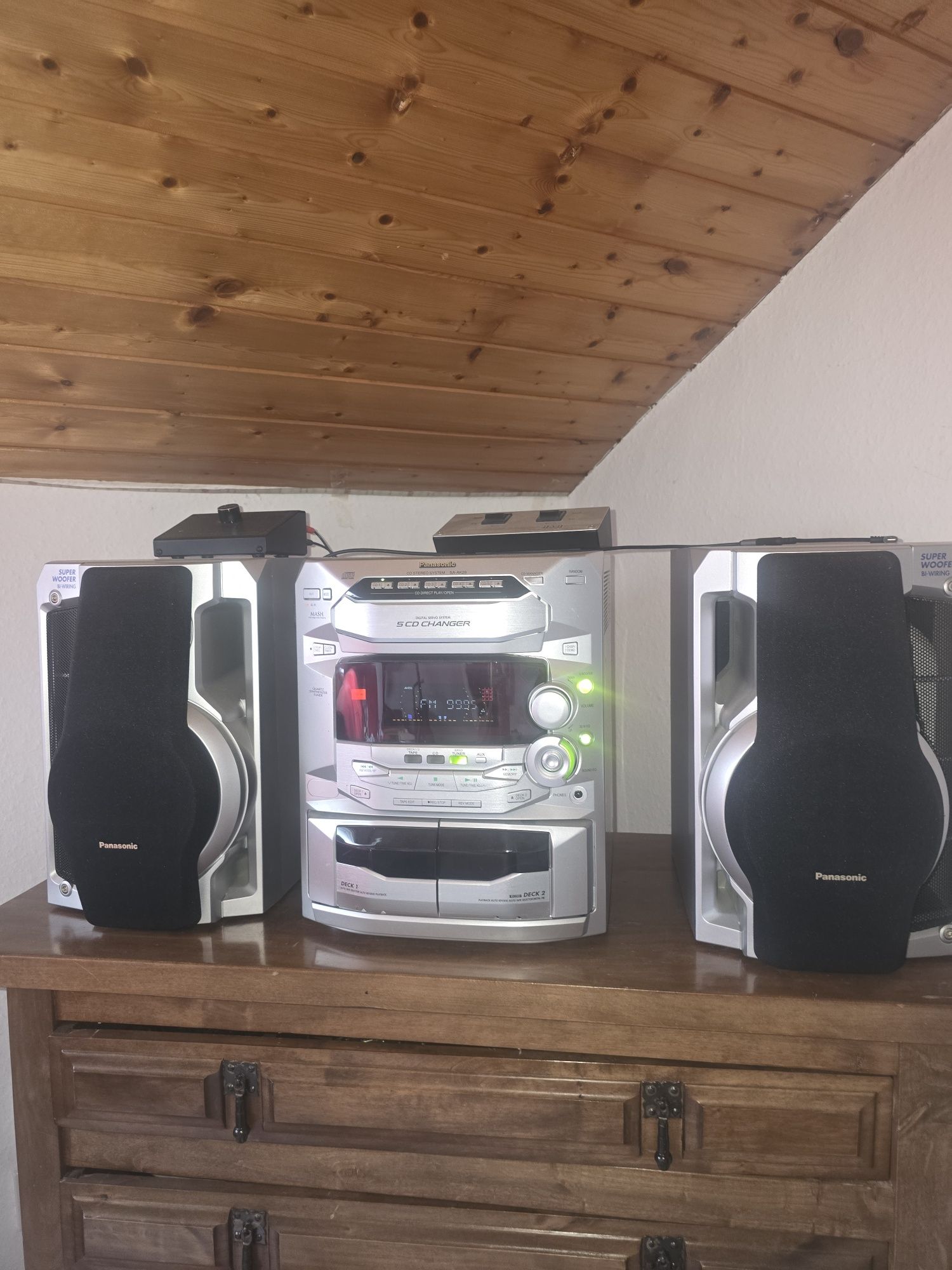 Mini wieża panasonic z pilotem.