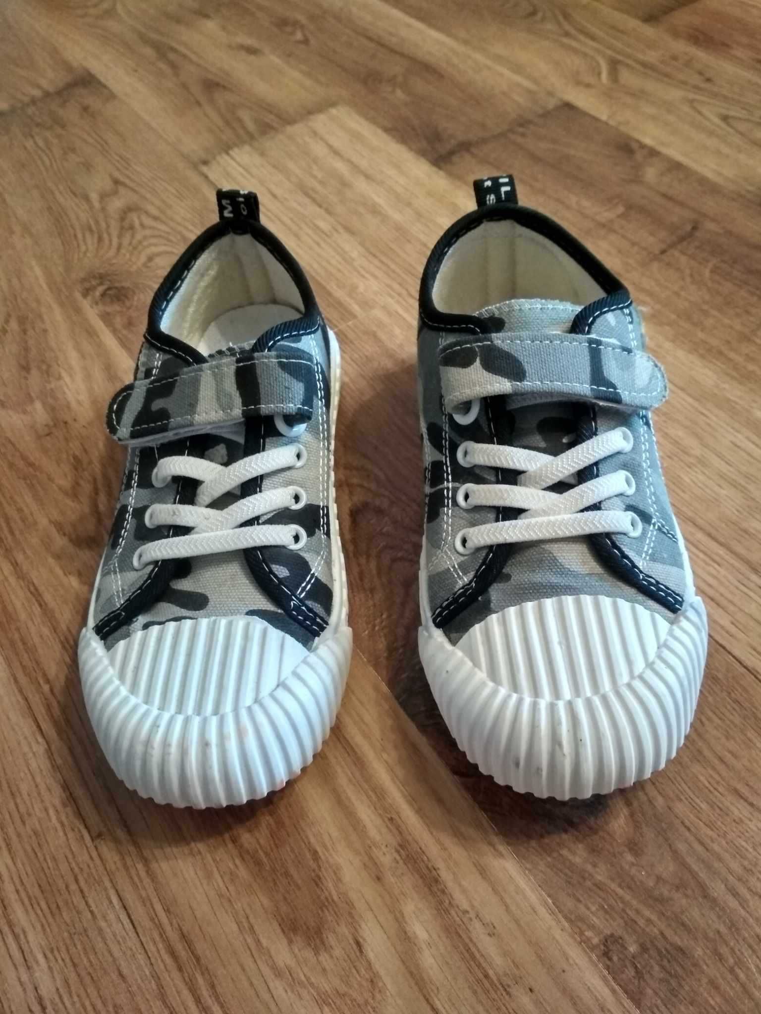 Buty chłopięce r. 31, wkładka 20 cm