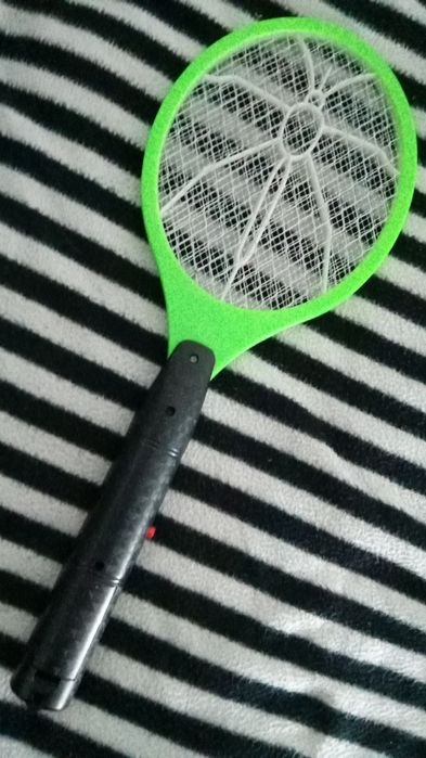 Mata-moscas eléctrico a pilhas