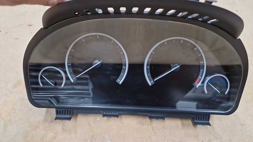 BMW F12 F13 Licznik zegary prędkościomierz / wersja USA