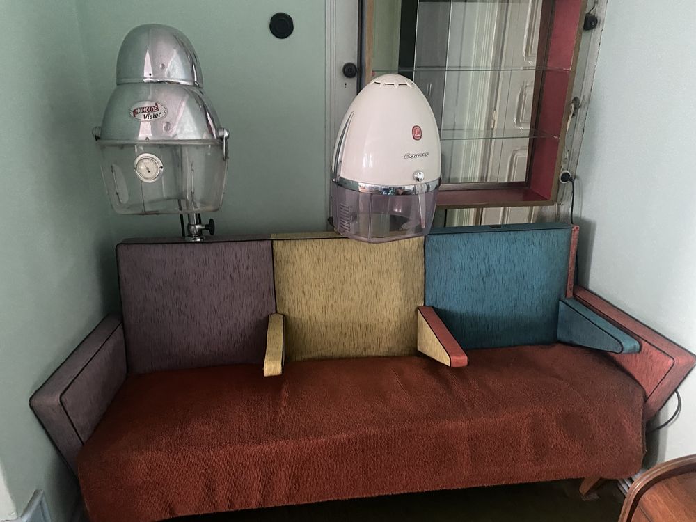 Conjunto de moveis vintaje de salão de cabeleireiro