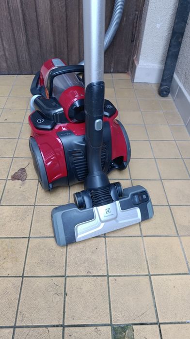 Пилосос з колбою контейнер