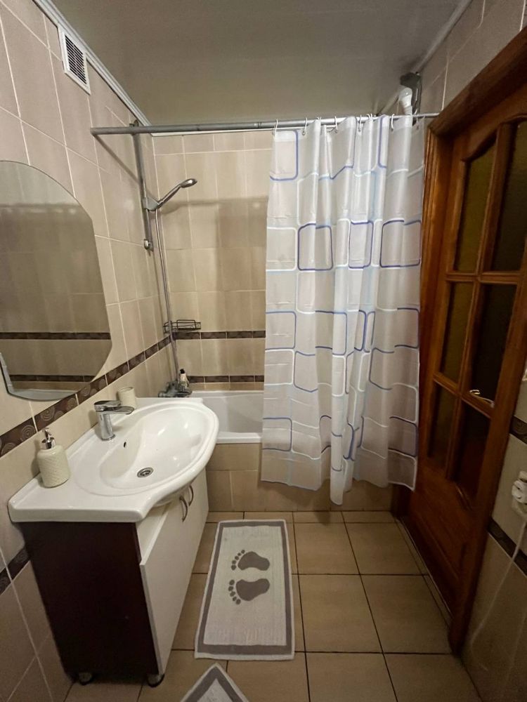 Продам 2х комнатную в центре!