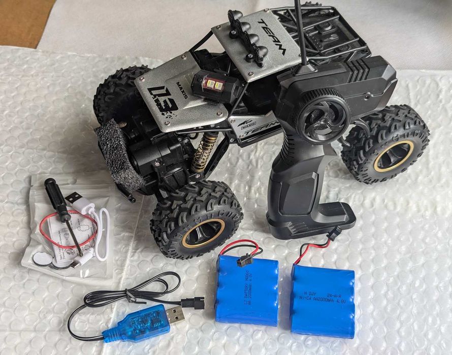 4WD RC 1:16 25см джип баггі на радіо управлінні з двома батареями