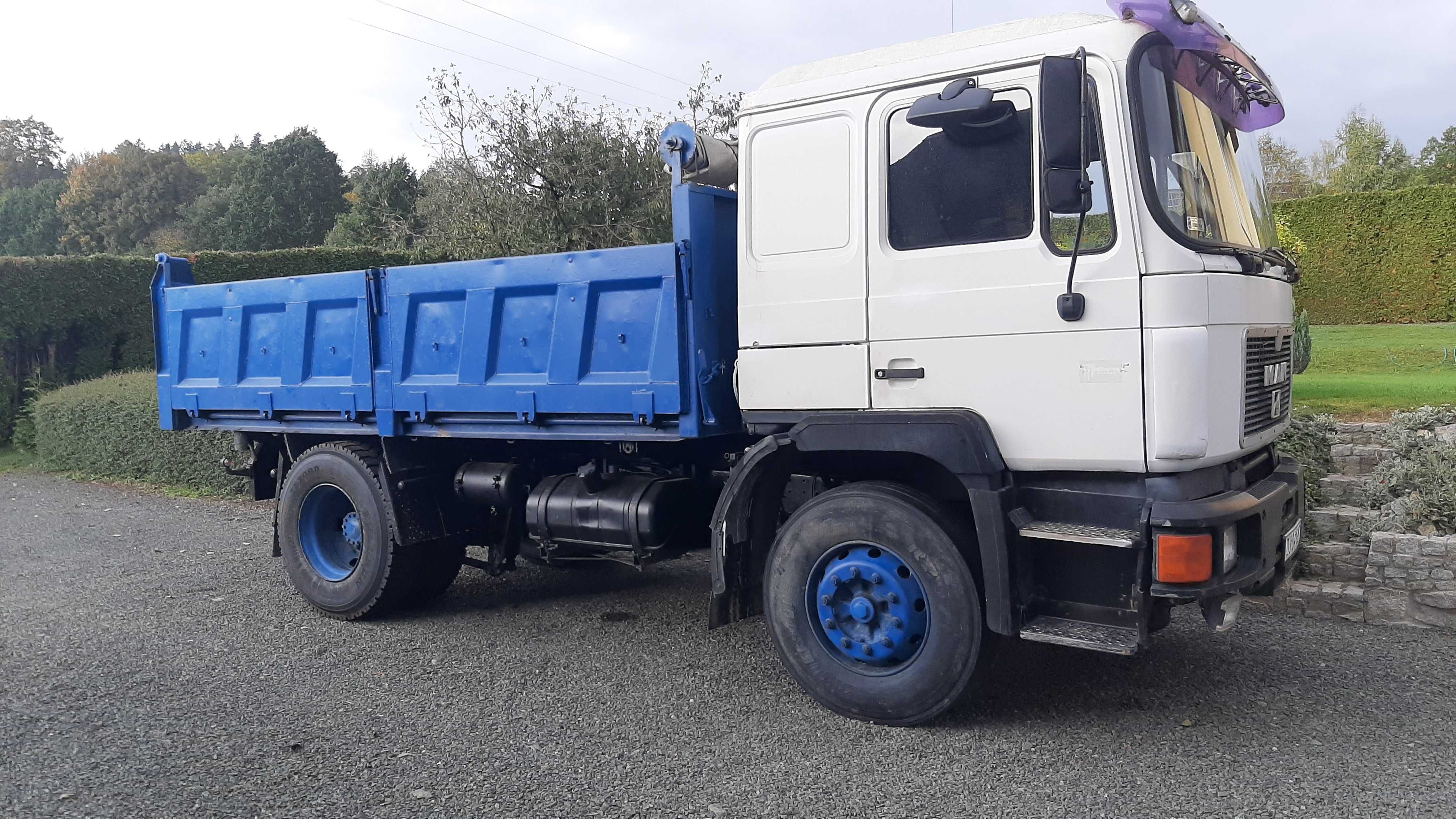 Transport wywrotka kruszywo materiały