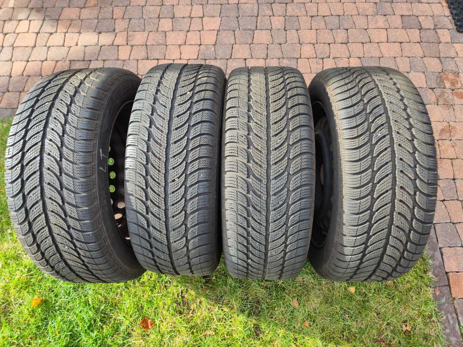 Opony zimowe Dębica Frigo 2 205/55R16 z felgami J16x6,5 Honda