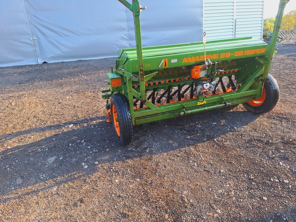 Siewnik zbożowy Amazone D8 Super 2,5m talerzowy stan bdb