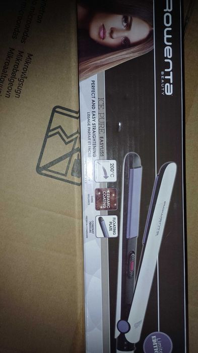 Випрямляч волосся Rowenta