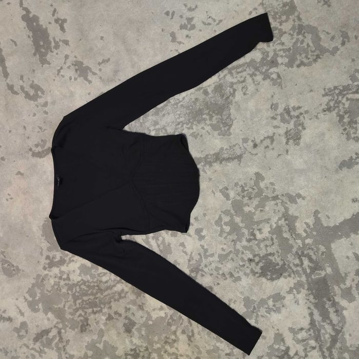 Топ з довгим рукавом