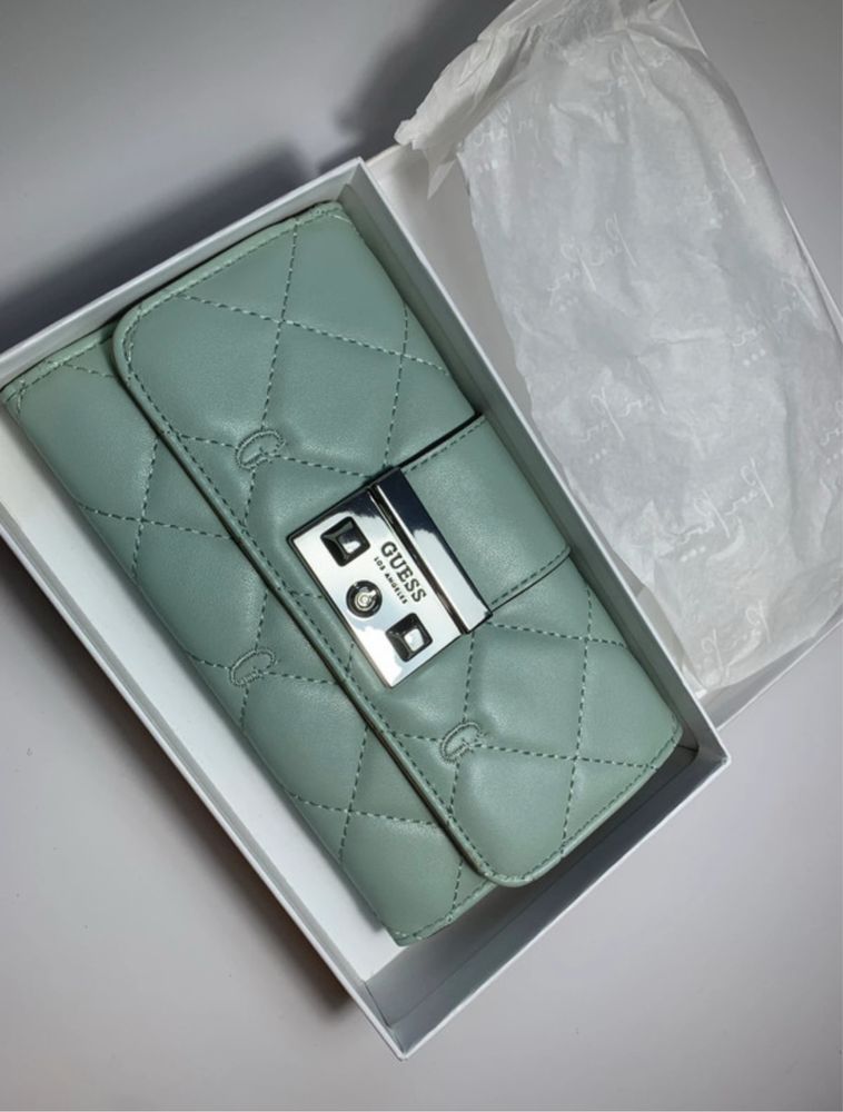 Portfel GUESS nowy