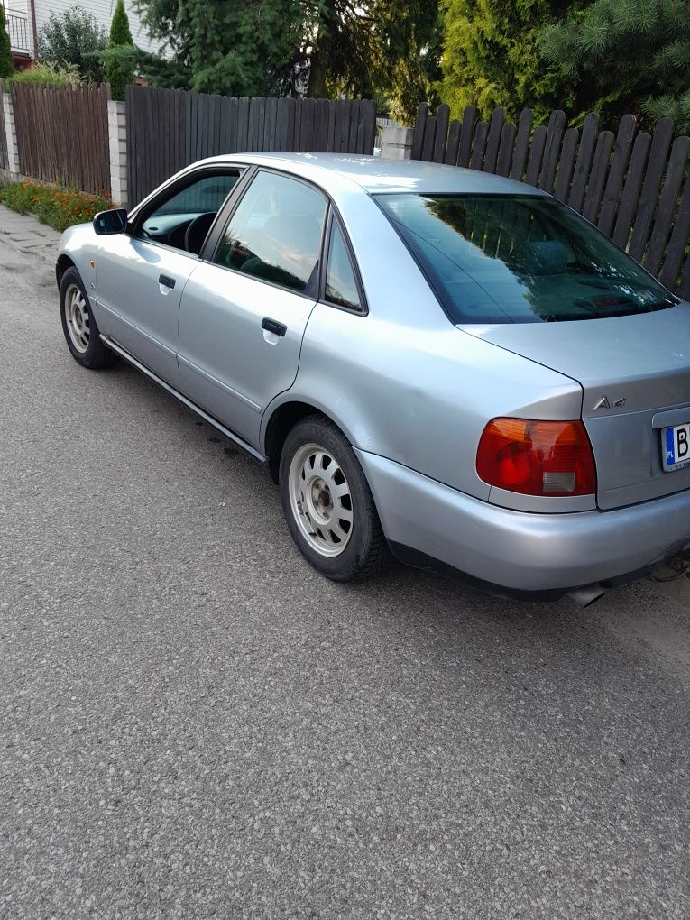 Audi a4b5 1.8 LPG hak