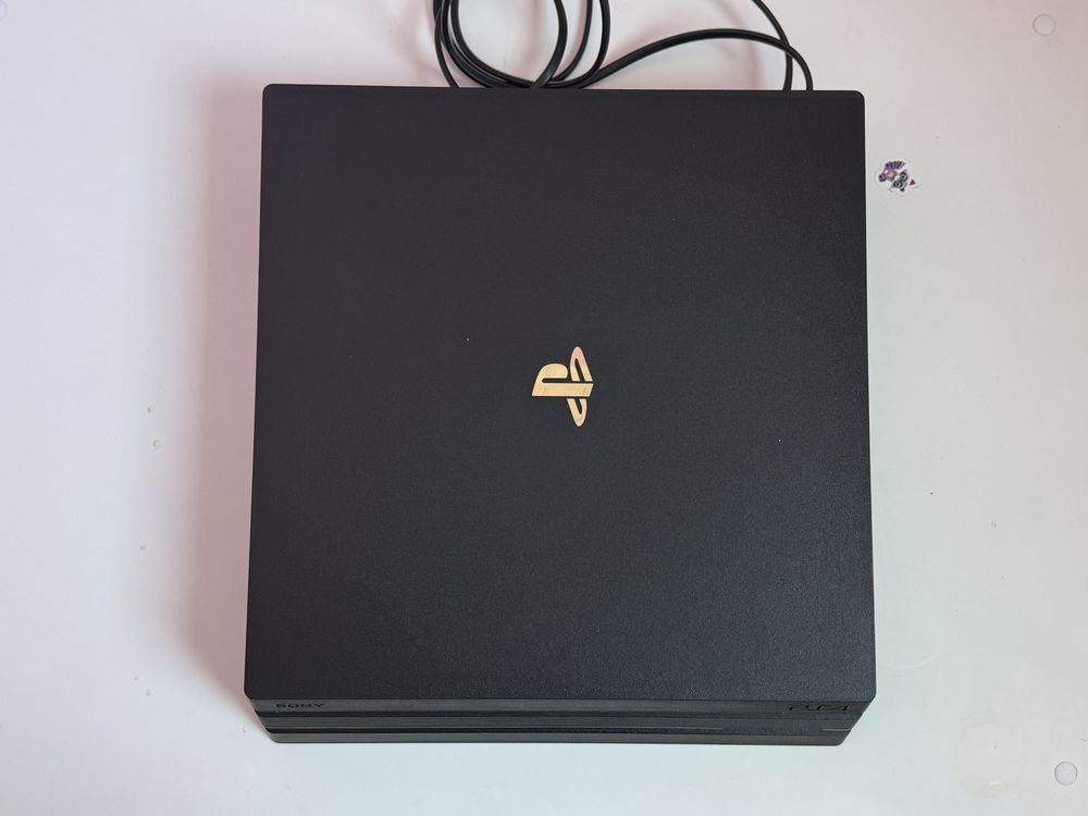 Ігрова приставка PS 4 pro 1 tb