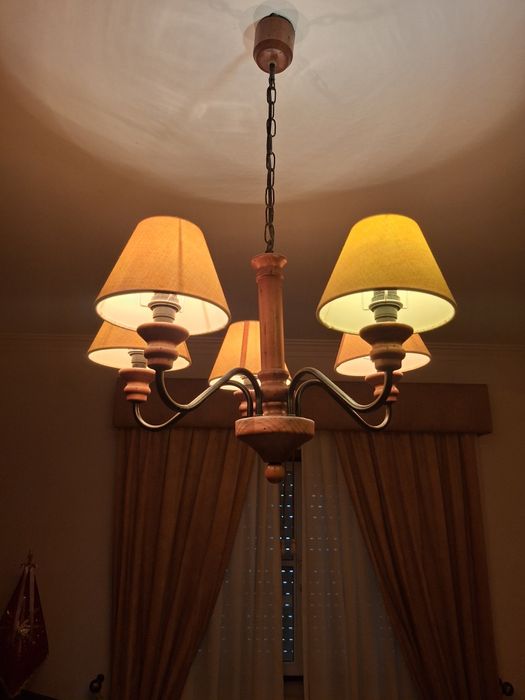 Mobilia de quarto individual com roupeiro
