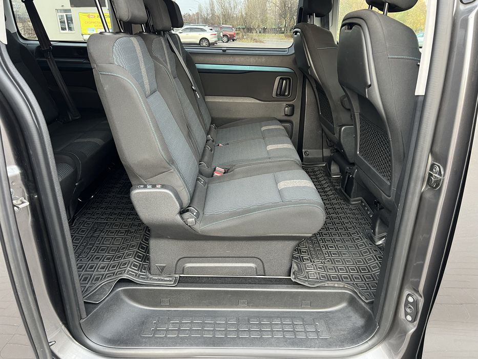 Peugeot Traveller 2020 Official