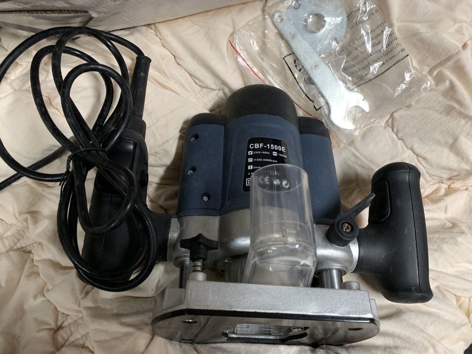 Ручний фрезер по дереву Craft CBF – 1500E цанга на 6 і 8мм