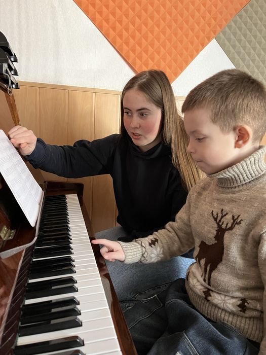 Викладач вокалу та музичного розвитку онлайн