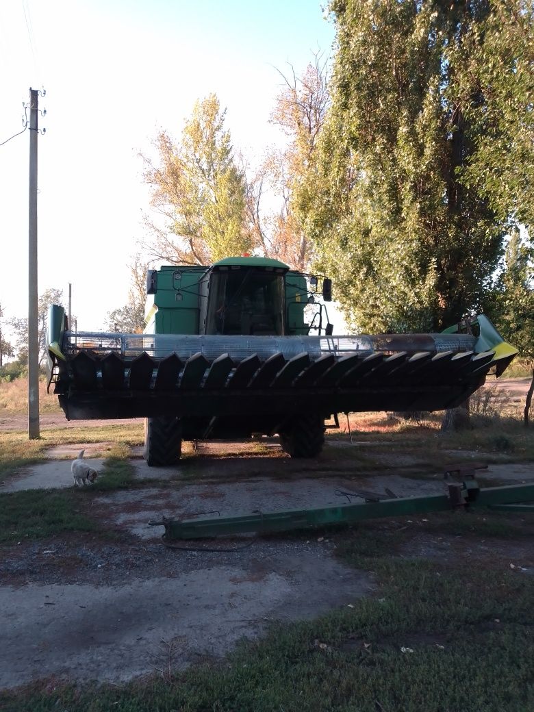 Продам комбайн John Deere