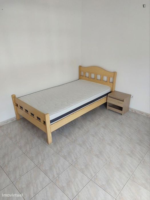 Quarto - localizado em Setubal