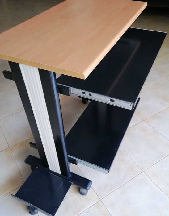 Mesa secretaria, para computador, com apoio
