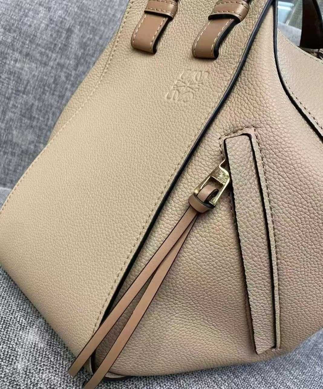 Bolsa LOEWE Hammock Pequena Nova em Folha