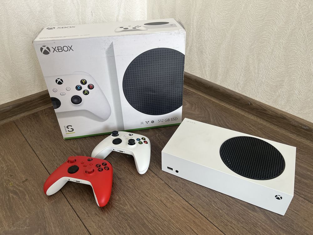 Приставка Microsoft Xbox Series S 512 GB + доп. джойстик