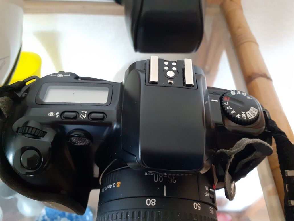 Máquina fotográfica Canon EOS 500