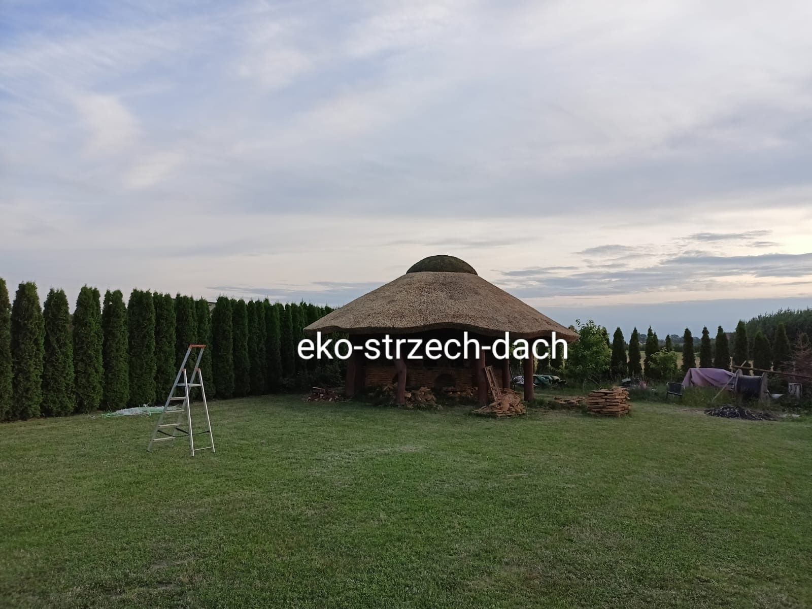 Dachy z trzciny , altany kryte trzciną , altany ogrodowe