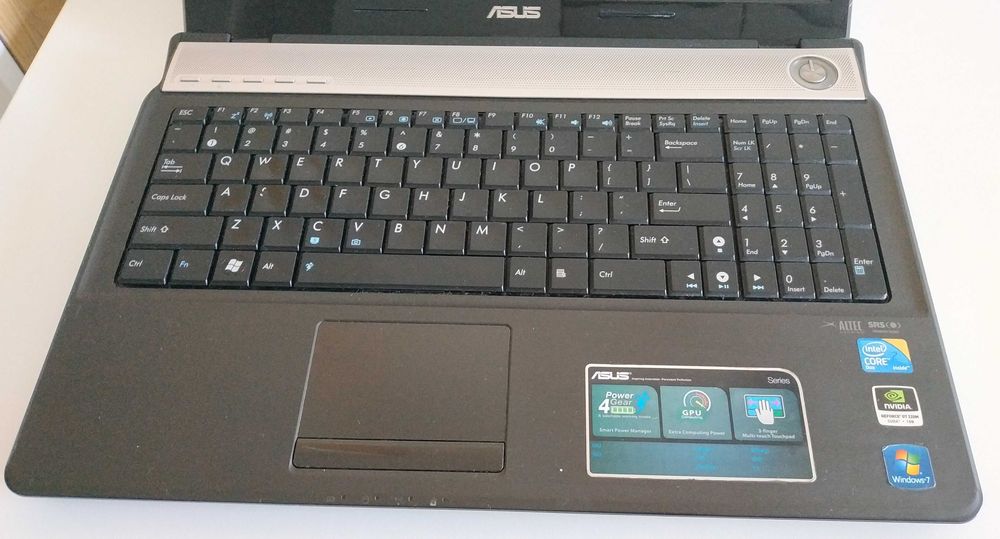 Laptop ASUS N61VG 4 GB RAM 1 GB grafika 16"