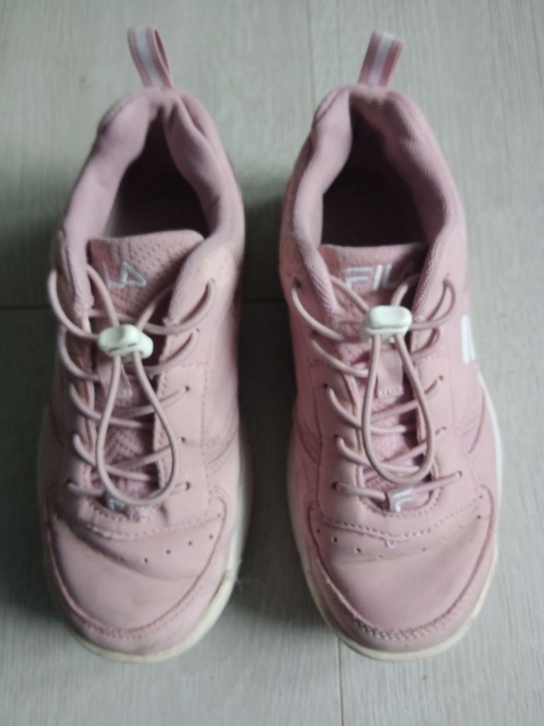 Buty dziewczęce sportowe