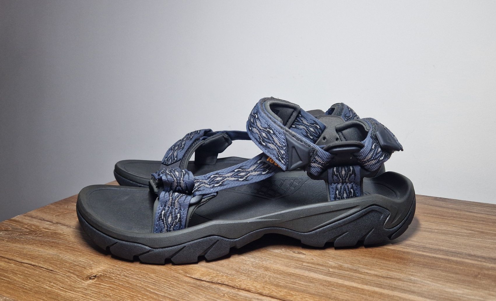 Нові Teva 47р 31см