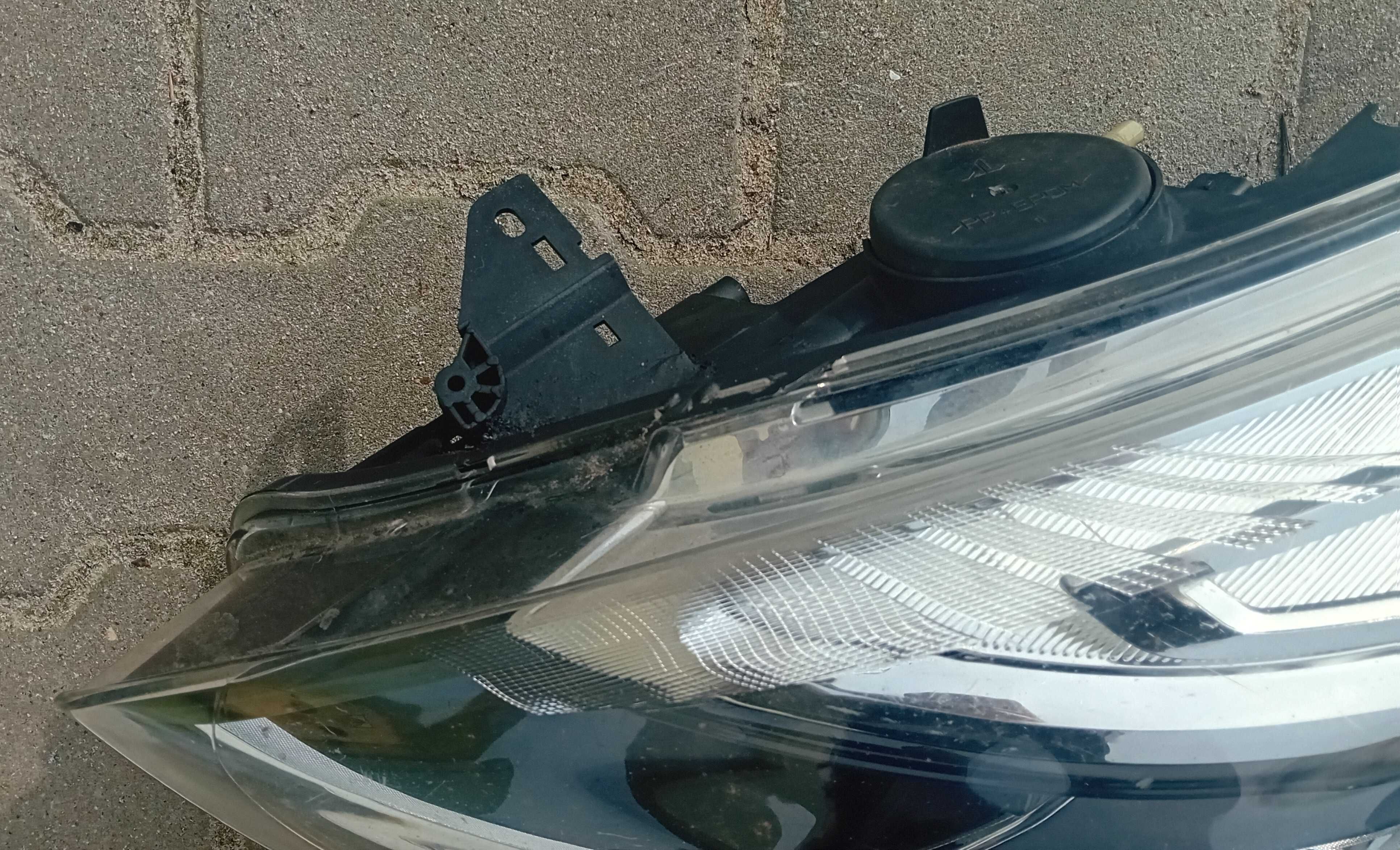 Renault Clio IV Lift reflektor, lampa lewy przód.