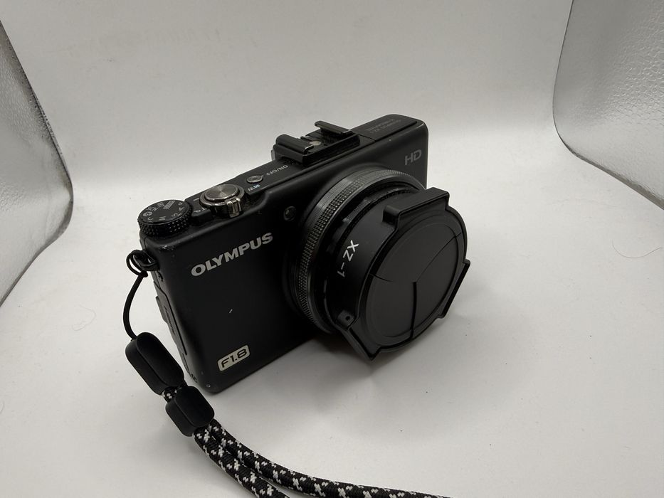 Aparat Olympus XZ-1 F1.8